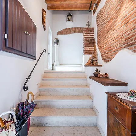 公寓 Il Campanile - Free Wifi & Private Parking