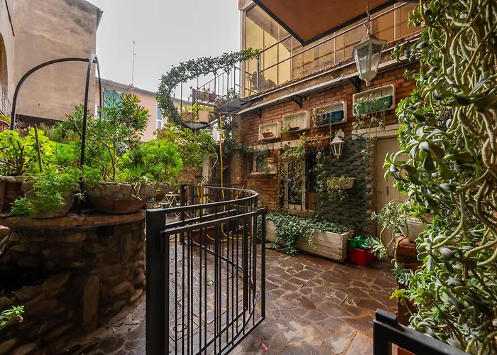 Il Campanile - Free Wifi & Private Parking *